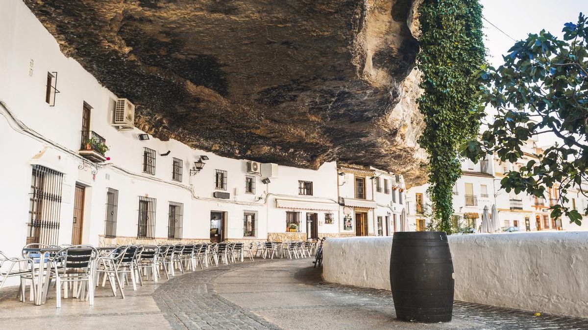 Descubre los rincones románticos entre calles excabadas en la roca