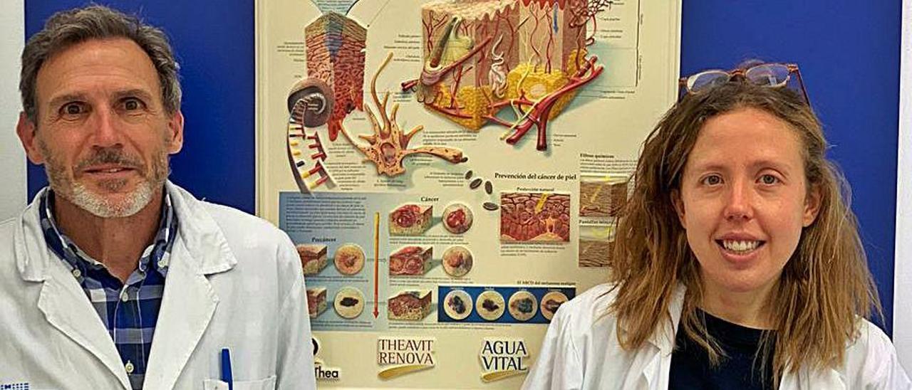 Los doctores Vicenç Rocamora y Aina Vila.