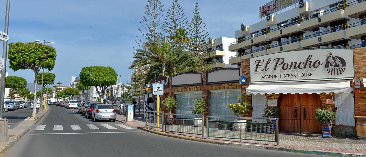 Un tramo de la Avenida de Tirajana de Playa del Inglés.