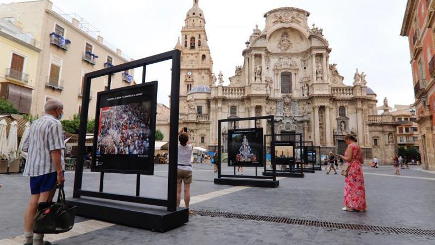 Fotografías para el recuerdo en las calles de  la ciudad | JUAN CARLOS CAVAL