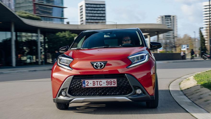 Ni elèctric ni híbrid, el nou Toyota Aygo X Cross és àgil i divertit