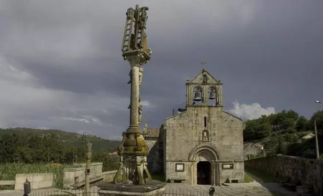 El Consello da Cultura recibe la petición para que el Cruceiro de O Hío sea BIC