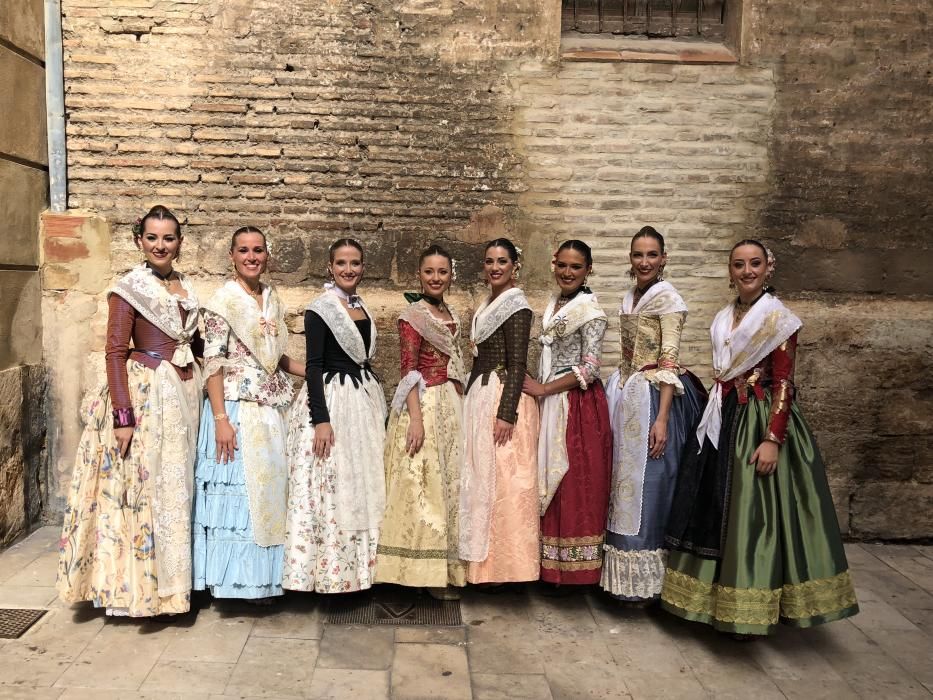 Dansà de falleras mayores en la Plaza Dr Collado