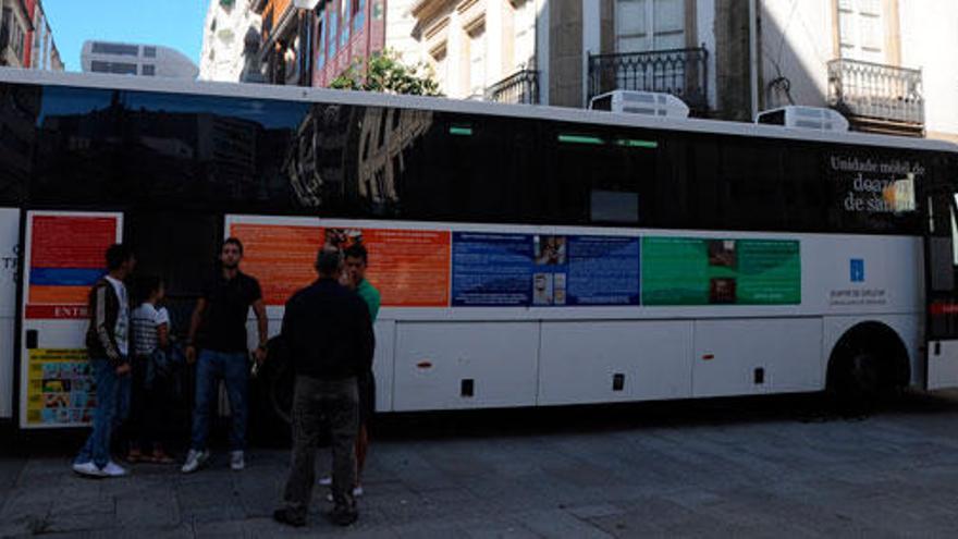 Autobús del Centro de Transfusiones de Galicia.