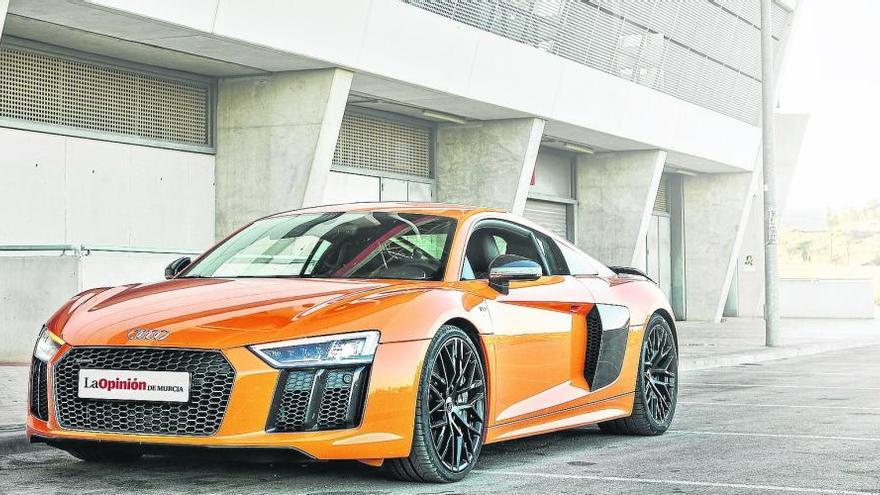 AUDI R8 V10 PLUS, obra maestra de ingeniería