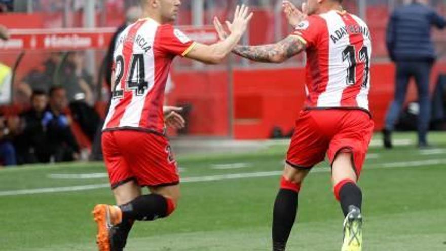 Borja García felicita Aday després de l&#039;1-2 contra l&#039;Eibar.