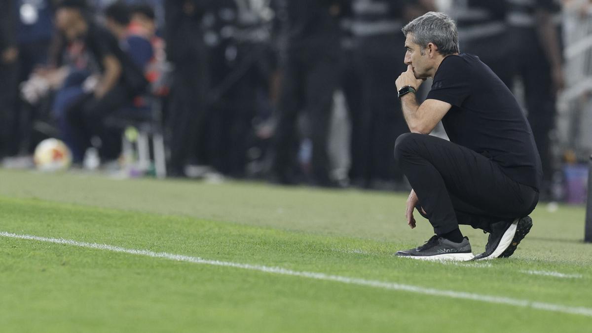 El técnico del Athletic Club, Ernesto Valverde, durante el partido de la Supercopa de España que disputaron el FC Barcelona y el Athletic Club en el estadio Alinma Bank Stadium at King Abdullah Sport, en Yeda