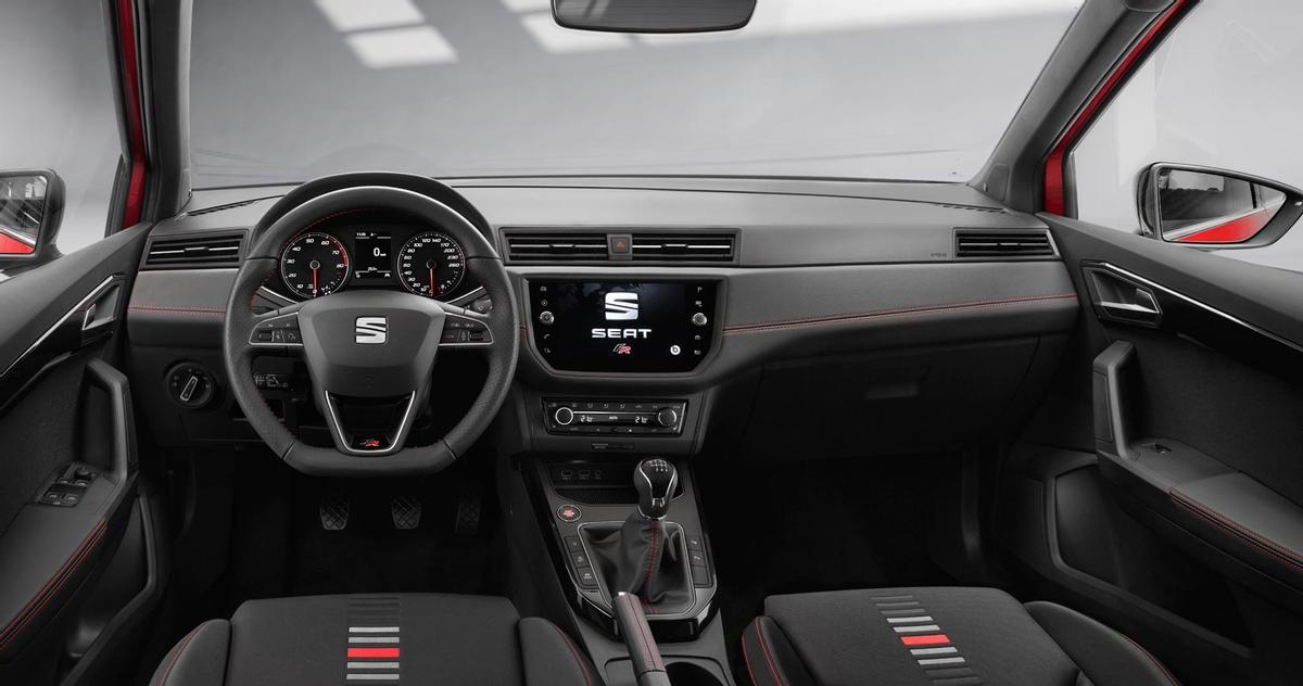 Interior de SEAT Arona. Descubre las unidades disponibles de este modelo en Click&Go en la web de SEAT J.R. Valle.