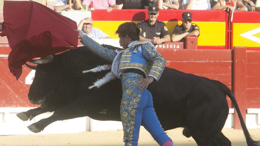 Pletórico &quot;El Juli&quot; con una gran corrida de su propia ganadería en Alicante