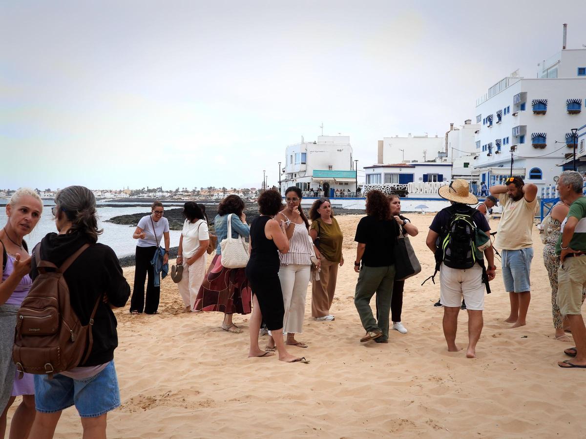 Los vecinos de Corralejo convierten sus recuerdos en teatro con 'Memoria y Sal' Los vecinos de Corralejo convierten sus recuerdos en teatro con 'Memoria y Sal'