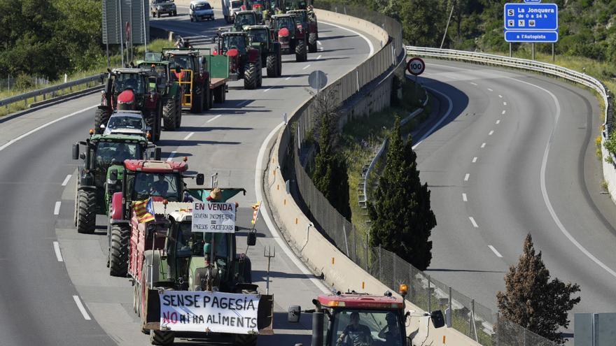 ¿Qué piden los agricultores de España y Francia que cortan la frontera?