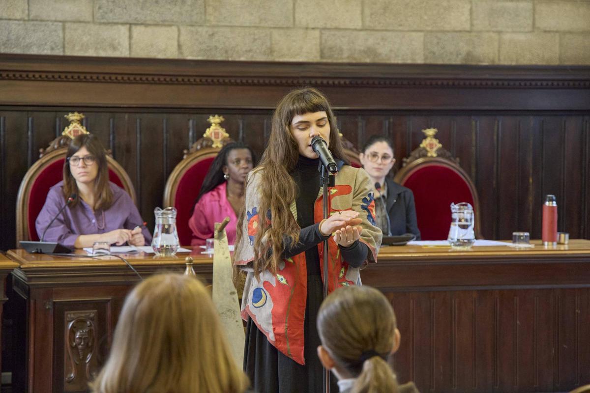 Les imatges de l'acte institucional del 8M a l'Ajuntament de Girona