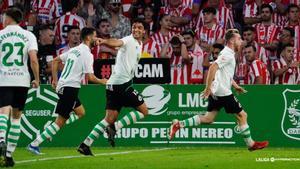 Resumen, goles y highlights del Racing de Santander 3 - 2 Sporting de la jornada 10 de LaLiga Hypermotion