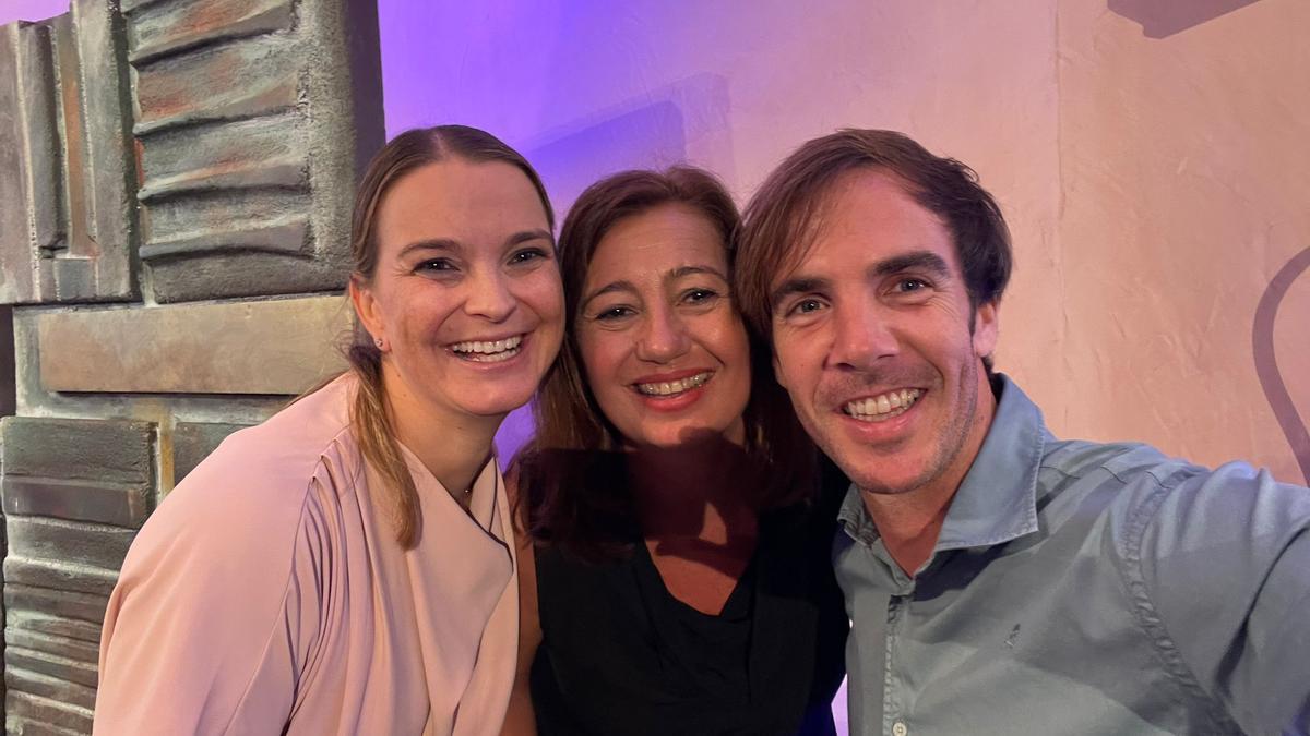 Marga Prohens, Francina Armengol y Carlos Barrón