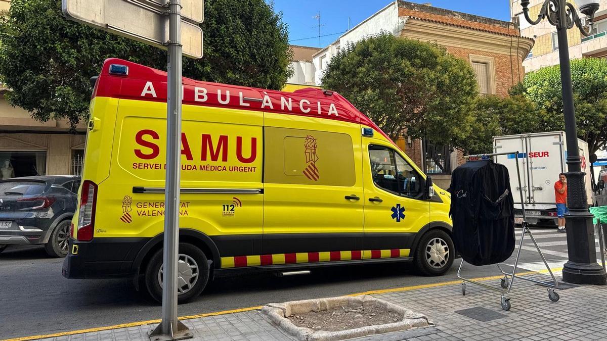 El SAMU sin médico que atendió a la mujer fallecida en Beneixama asistió después a un apuñalado en Sax