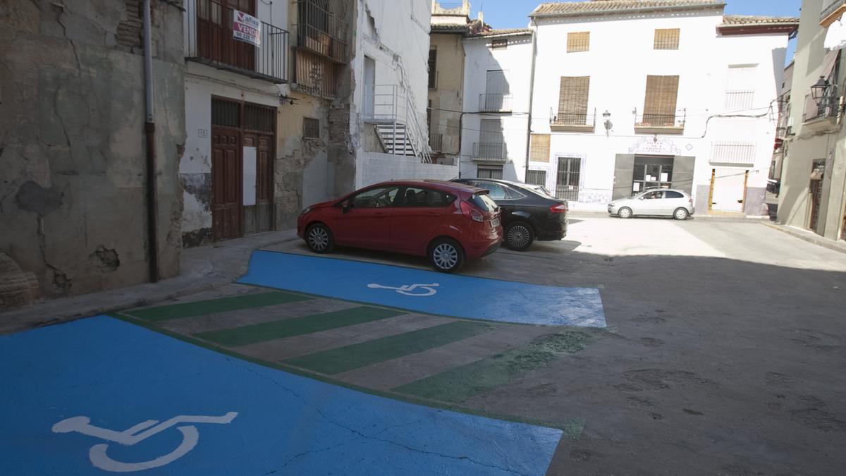 APARCAMIENTOS CALLE CALDERERIA. XATIVA 03/06/2016