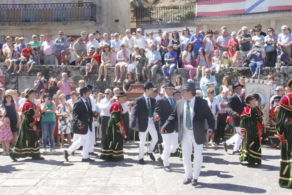 O Hío baila para rendir culto a San Roque