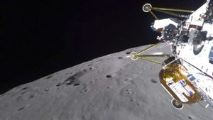 This photo provided by NASA shows the Intuitive Machines Athena lander approaching the surface of the moon on Thursday, March 6, 2025. (NASA via AP). AP PROVIDES ACCESS TO THIS PUBLICLY DISTRIBUTED HANDOUT PHOTO PROVIDED BY NASA; MANDATORY CREDIT