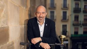 El alcalde de Manresa, Marc Aloy, en uno de los balcones del Ayuntamiento.