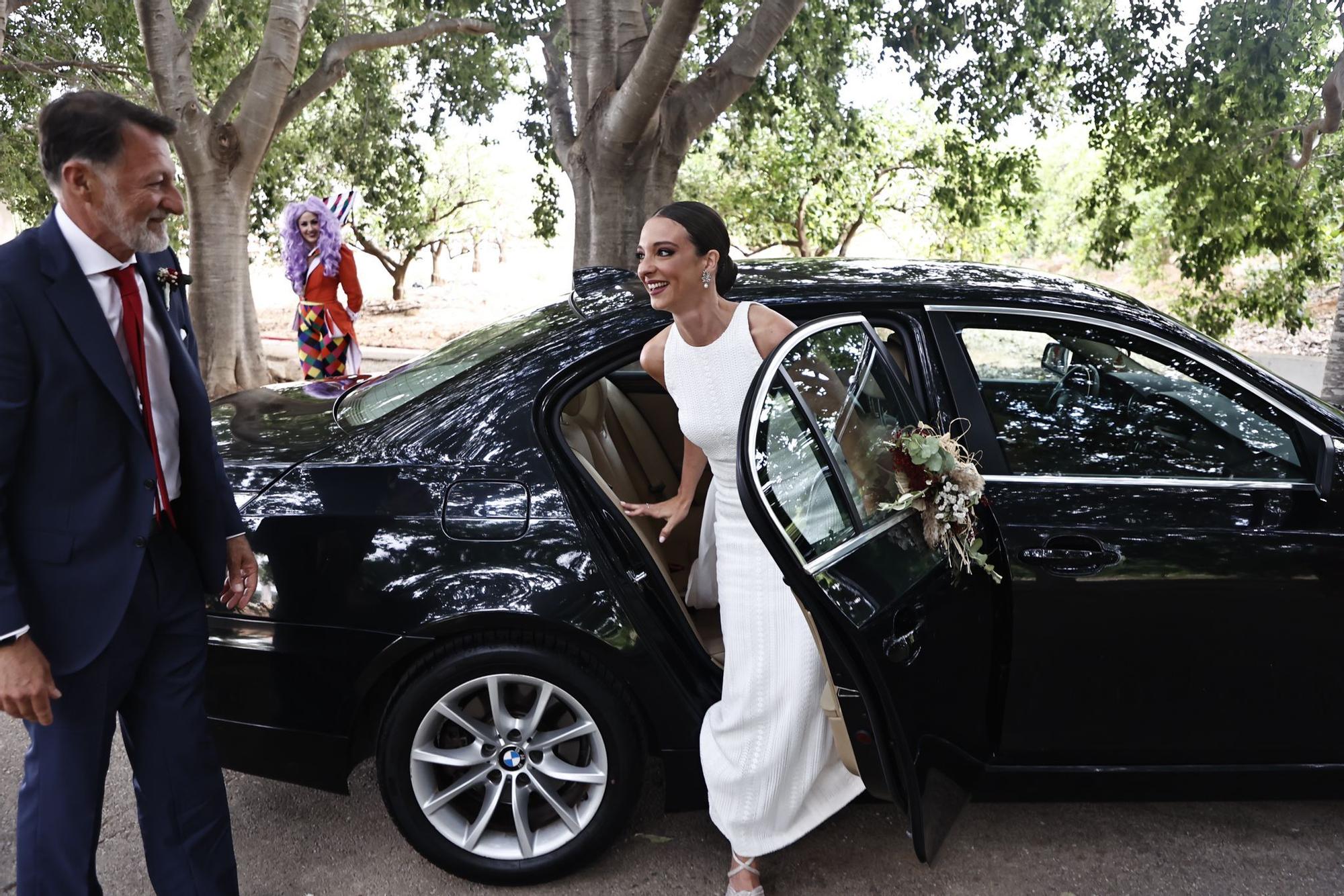 Boda de Nuria Llopis: la llegada de los novios y la ceremonia