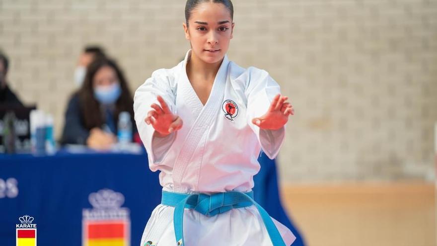 Paola García gana la segunda fase de la Liga Nacional de karate en Azcoitia