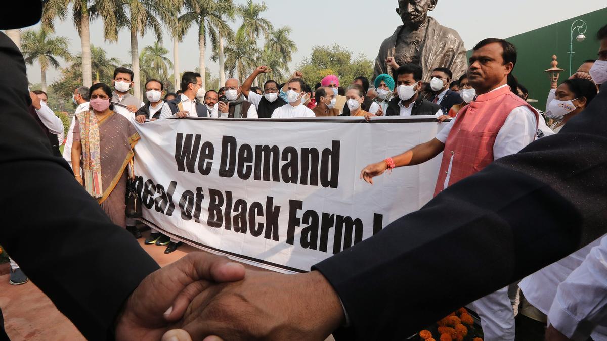 Protestas por parte del sector primario indio en relación a la reforma agraria