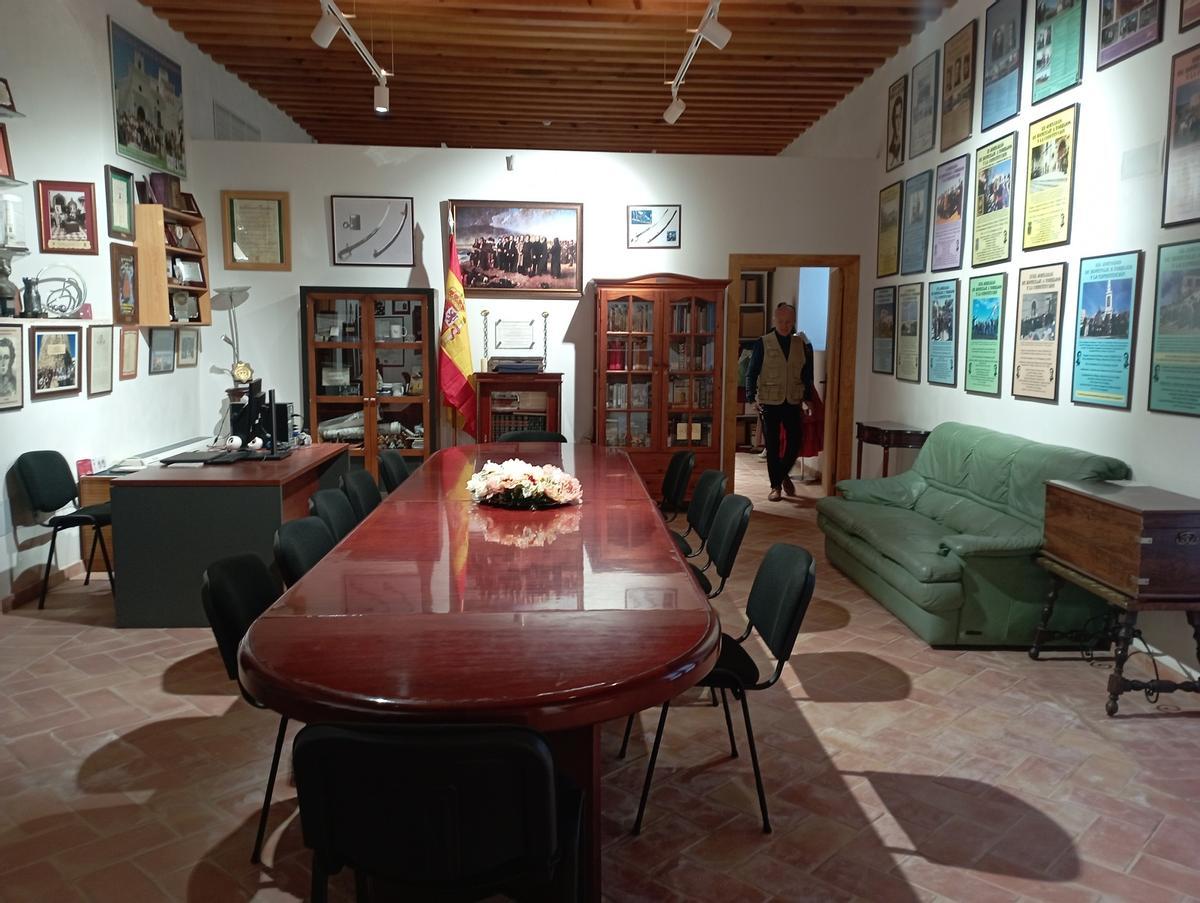Sala de juntas, despacho, biblioteca y archivo de Torrijos 1831.