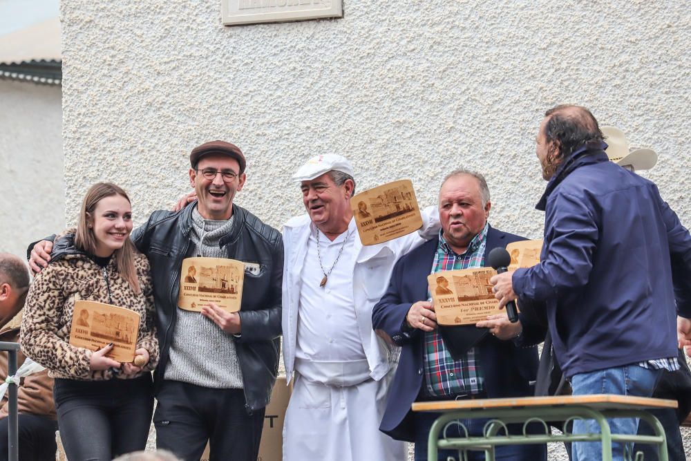 Orihuela celebra San Antón con el concurso de charlatanes, bendición y distinciones