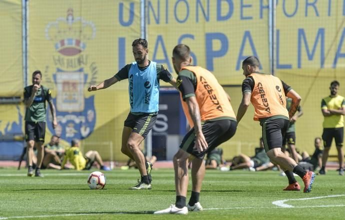 TELDE. Entrenamiento de la UDLP  | 02/04/2019 | Fotógrafo: José Pérez Curbelo