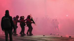 Disturbios en los aledaños de San Mamés, antes del Atlético-Athletic