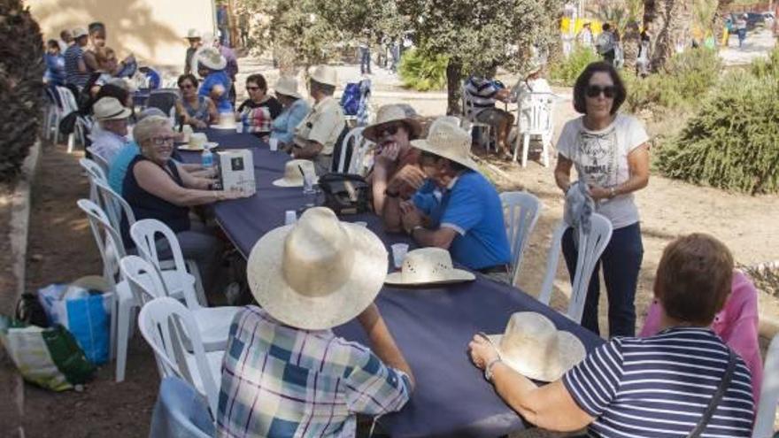 El impulso del centro, San Antón, la limpieza y los huertos centran la cumbre vecinal de Elche