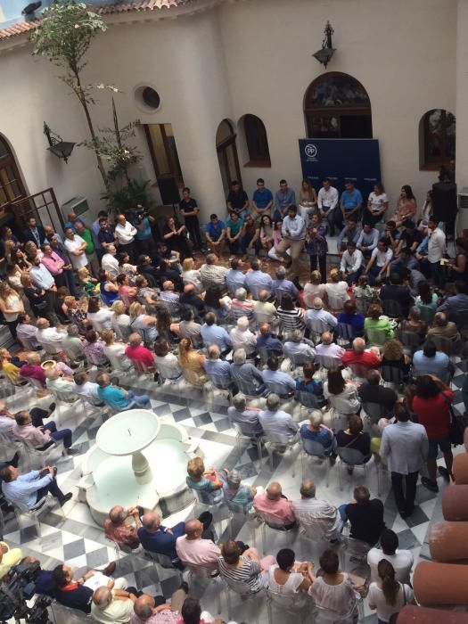 Cospedal visita Murcia en su campaña de Primarias para presidir el PP