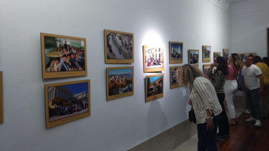 Muchas de las fotografías las ha realizadó Vicent Ferrer, quien fue maestro del colegio. | A. P. F.