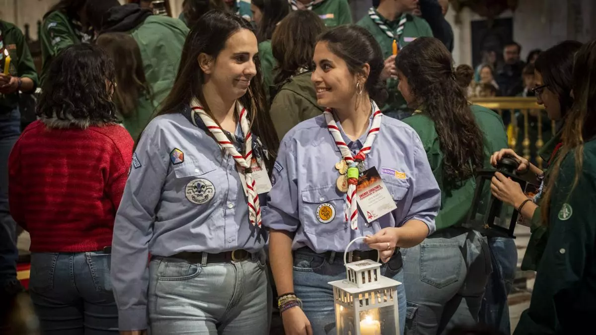VÍDEO: Más de 500 jóvenes scouts procedentes de toda España se reúnen en Oviedo con motivo de la celebración del reparto de la luz de la paz de Belén