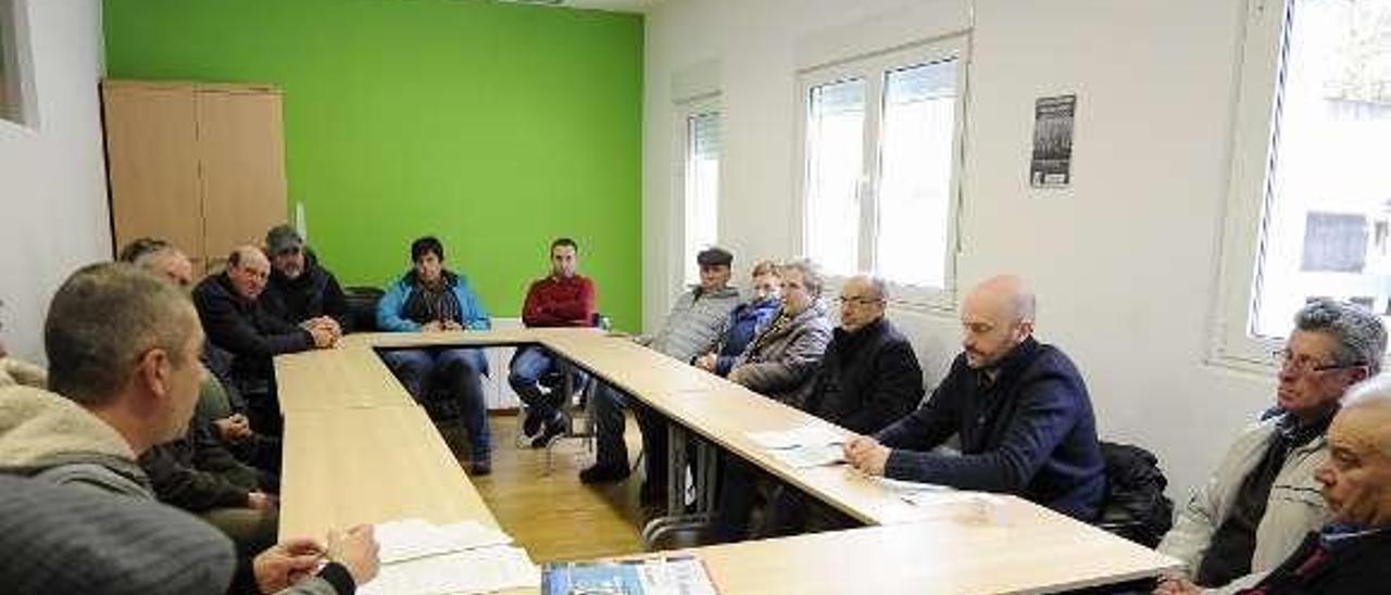 Asistentes a la asamblea del SLG, ayer, en Lalín. // Bernabé/Javier Lalín