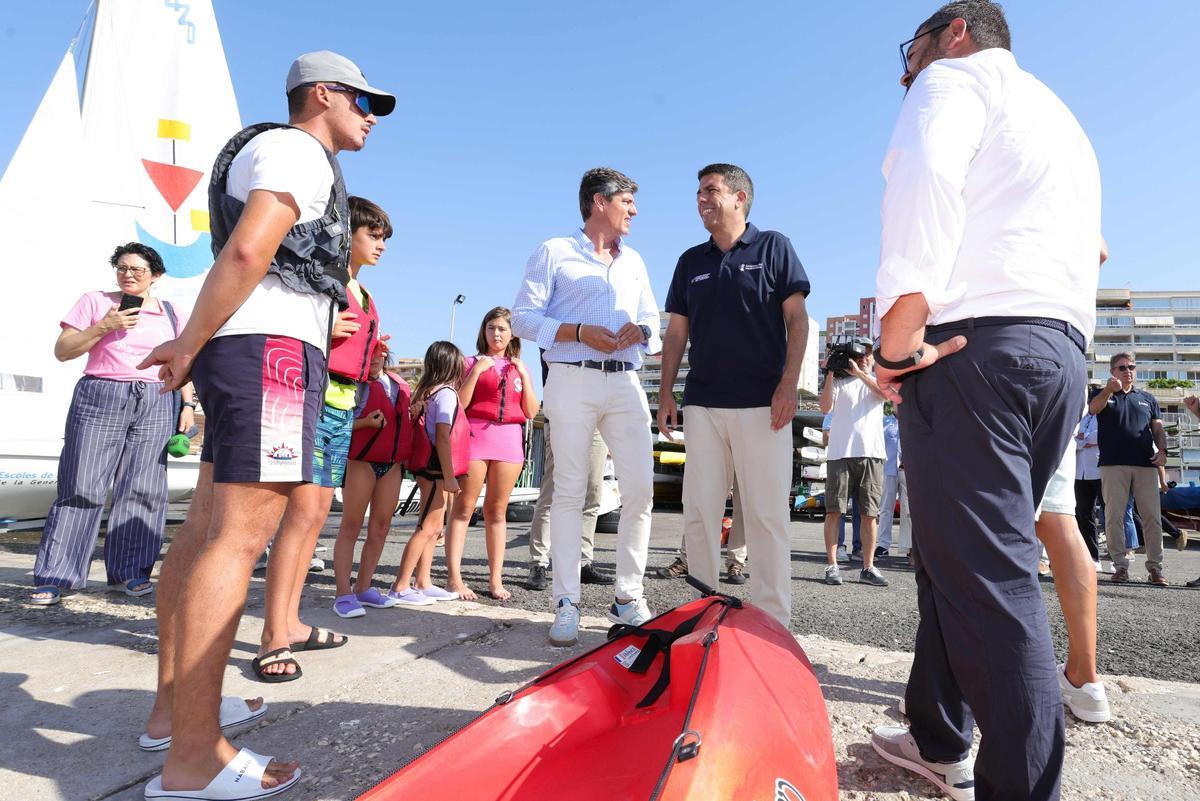 Mazón visitó el Club Náutico de Villajoiosa