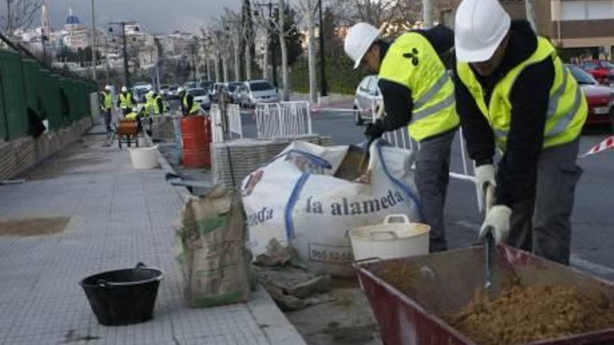 Alcoy inicia un plan de empleo para mantener los parques urbanos