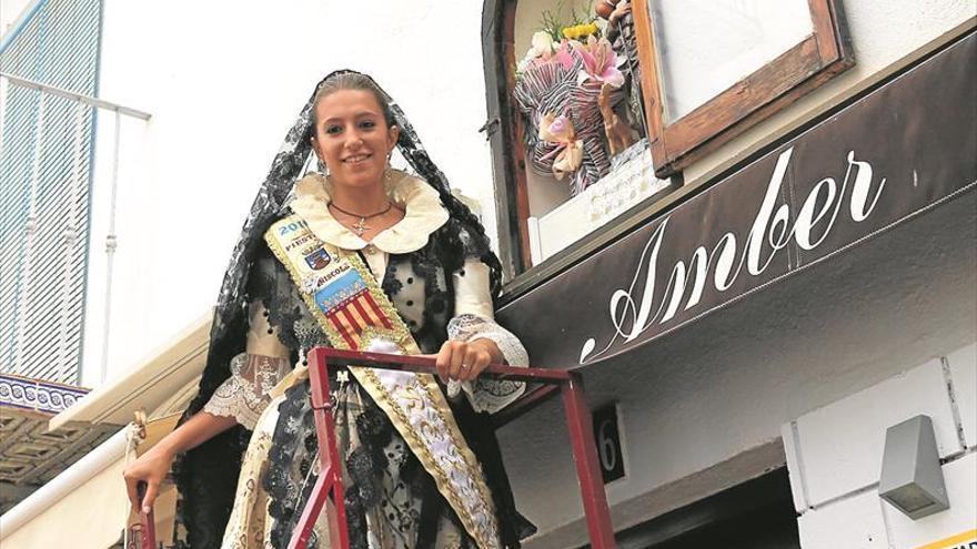 Peñíscola celebra el día de su patrón con el homenaje floral