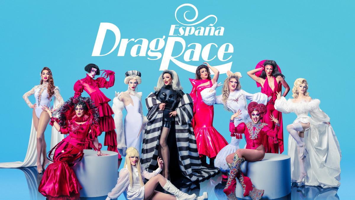 Las concursantes de 'Drag race España', con la presentadora, Supremme de Luxe (centro).