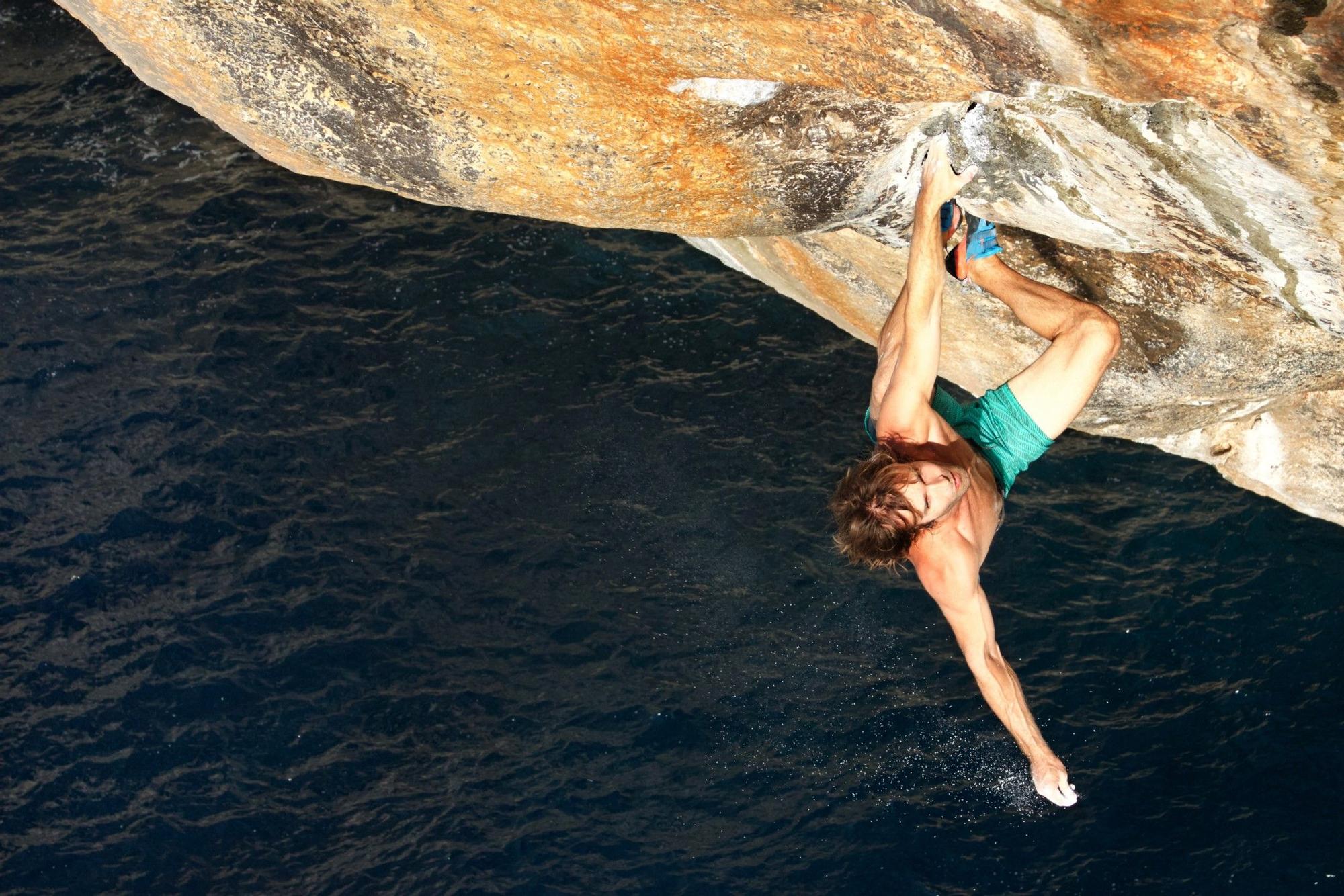 Chris Sharma, en un dels seus ascensos gairebé impossibles. Serà una de les estrelles del Climbing Madrid.