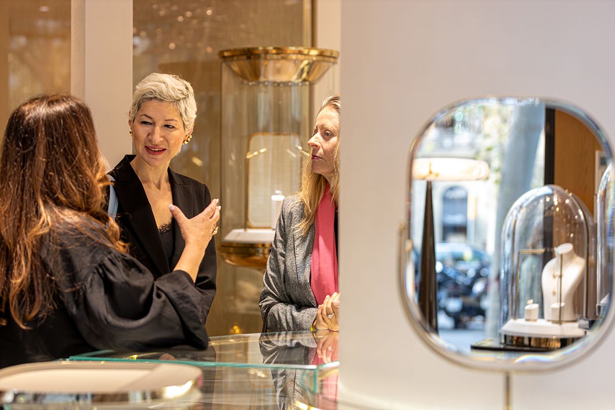 Viajar Signature by Carrera y Carrera