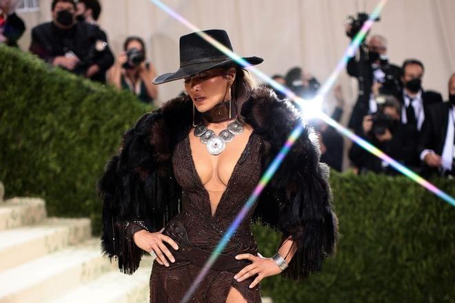 Jennifer Lopez brilla con luz propia en la Met Gala 2021