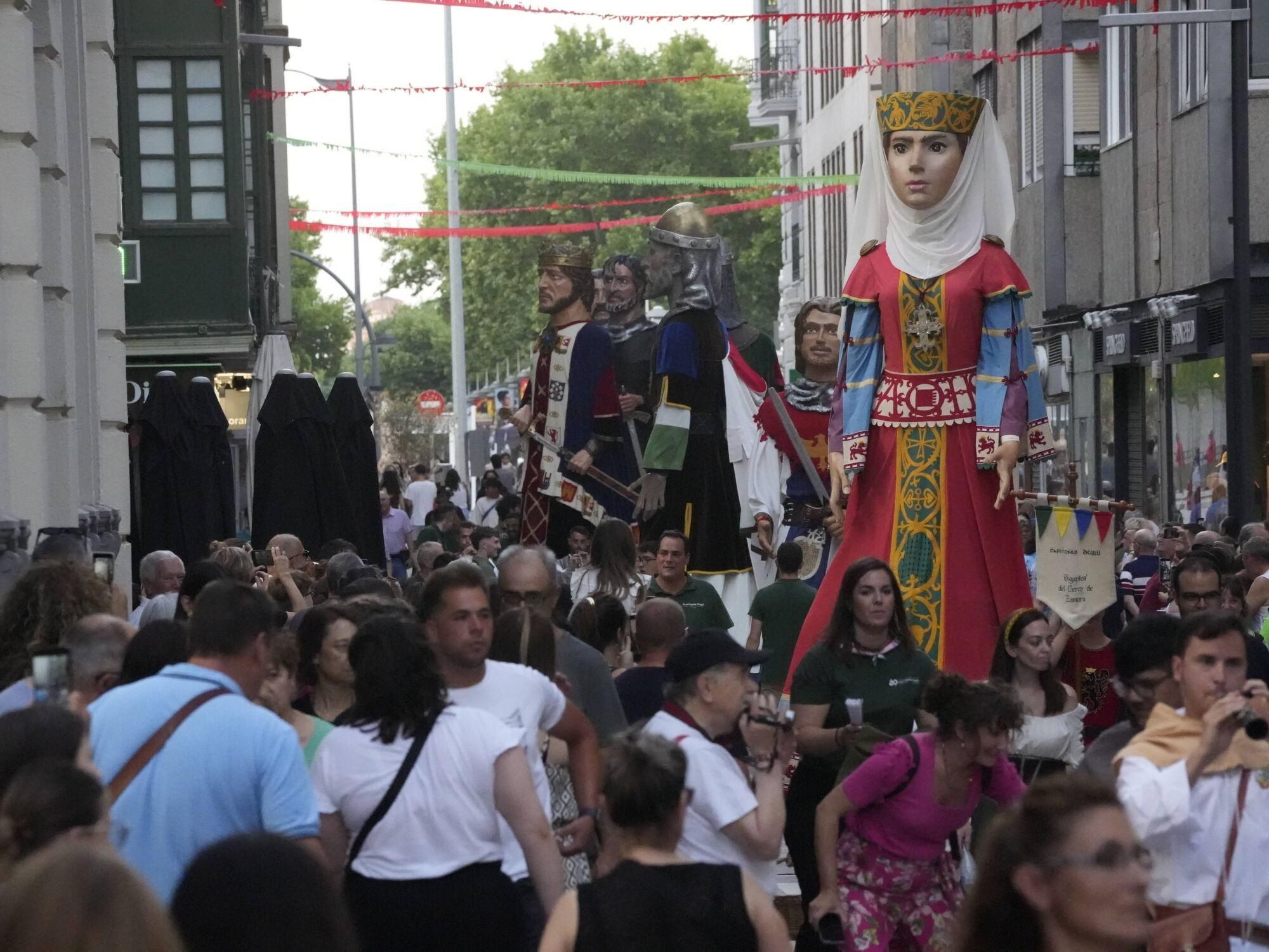 La calle de Santa Clara, a vista de gigante