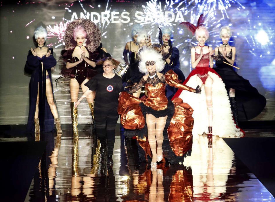 DESFILE DE ANDRÉS SARDÁ EN LA MERCEDES BENZ ...