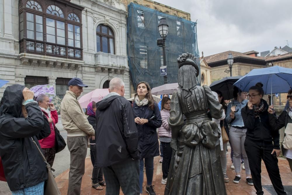 Turistas que visitan Oviedo