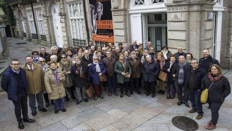 Participantes en el último viaje del programa Rutas Culturales del Concello de Marín.  // FdV