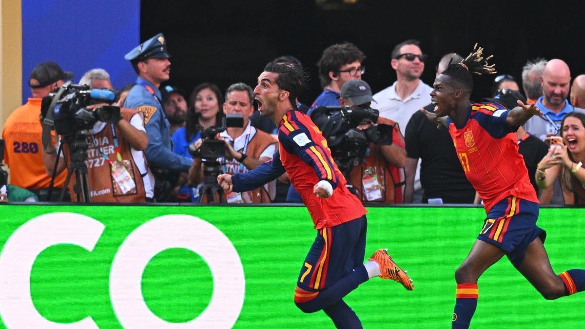 Ferran de Foios celebrando el gol de España.