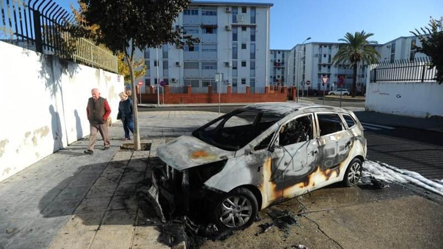 Arde un coche en el Sector Sur