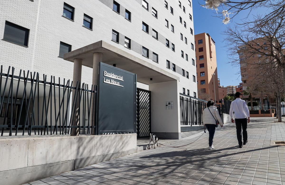 Así es la urbanización Les Naus: la polémica promoción de vivienda protegida en Alicante con adjudicaciones a cargos públicos y familiares