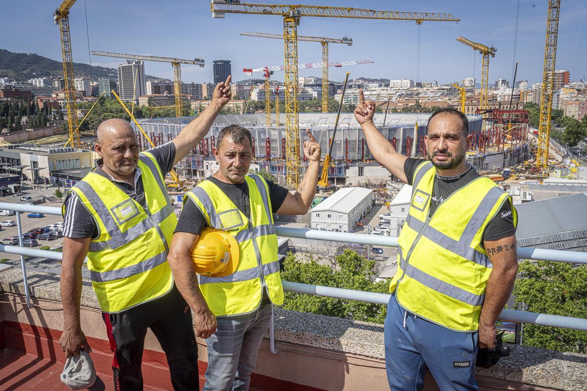 Las obras del Camp Nou desde dentro: tres meses siguiendo a los trabajadores rumanos del Camp Nou